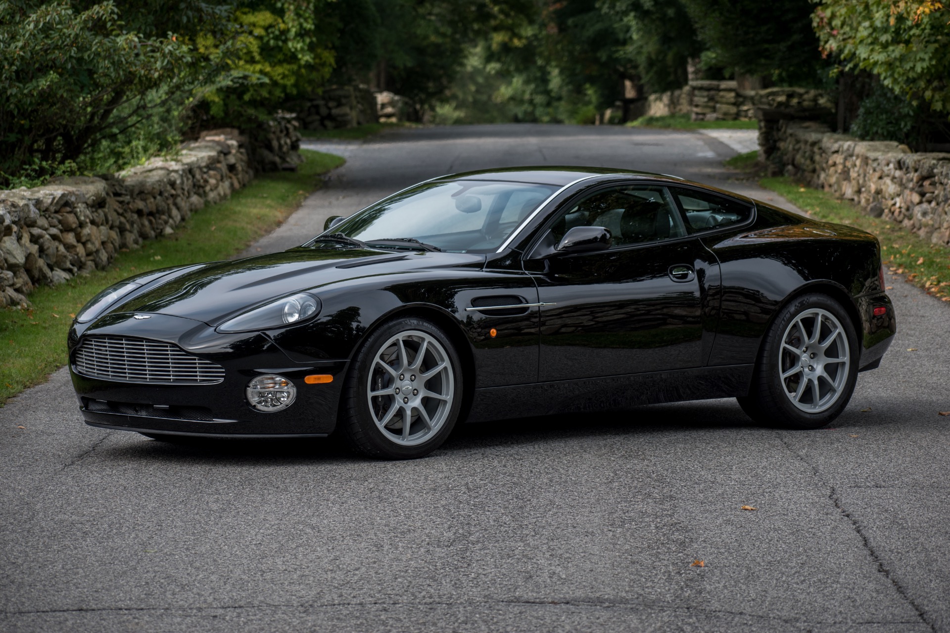 2004 Aston Martin Vanquish 