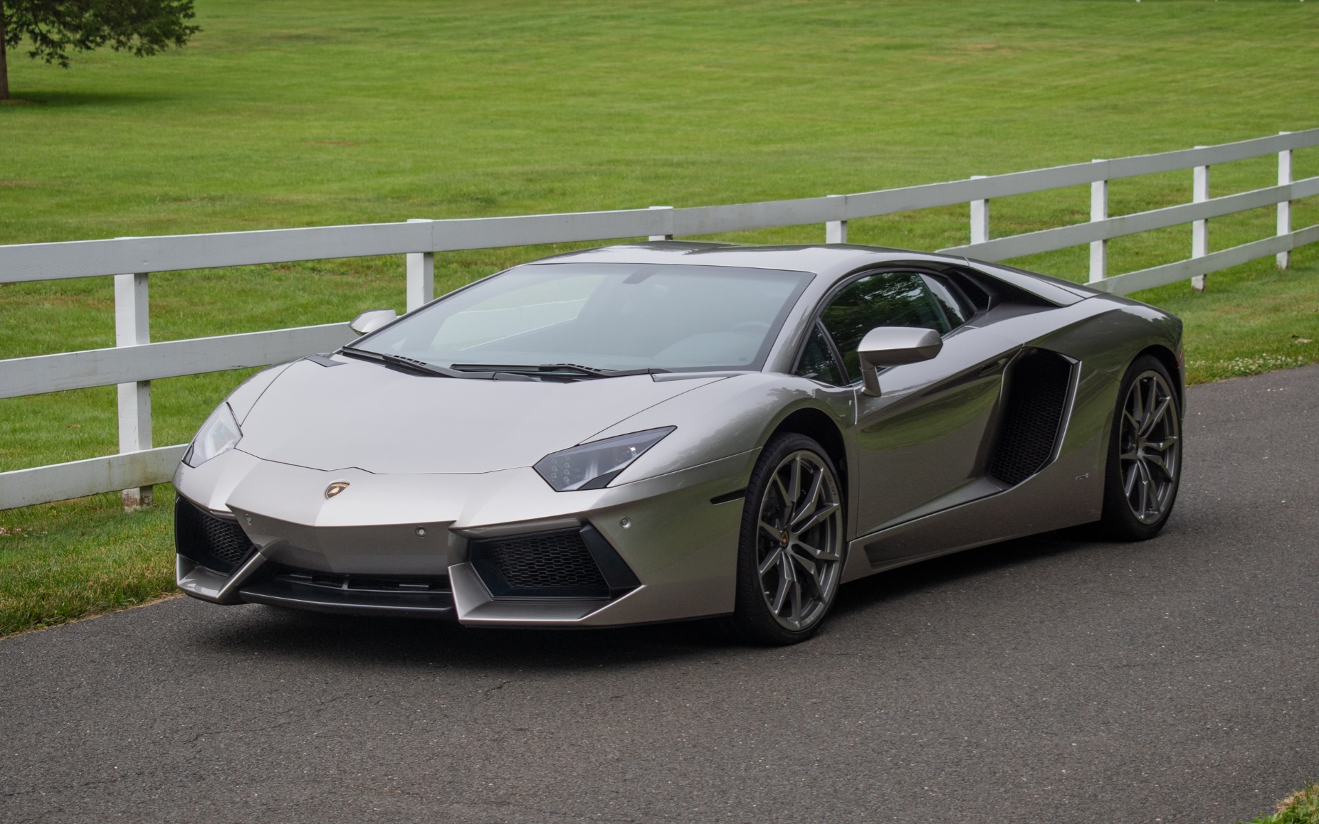 2014 Lamborghini Aventador 