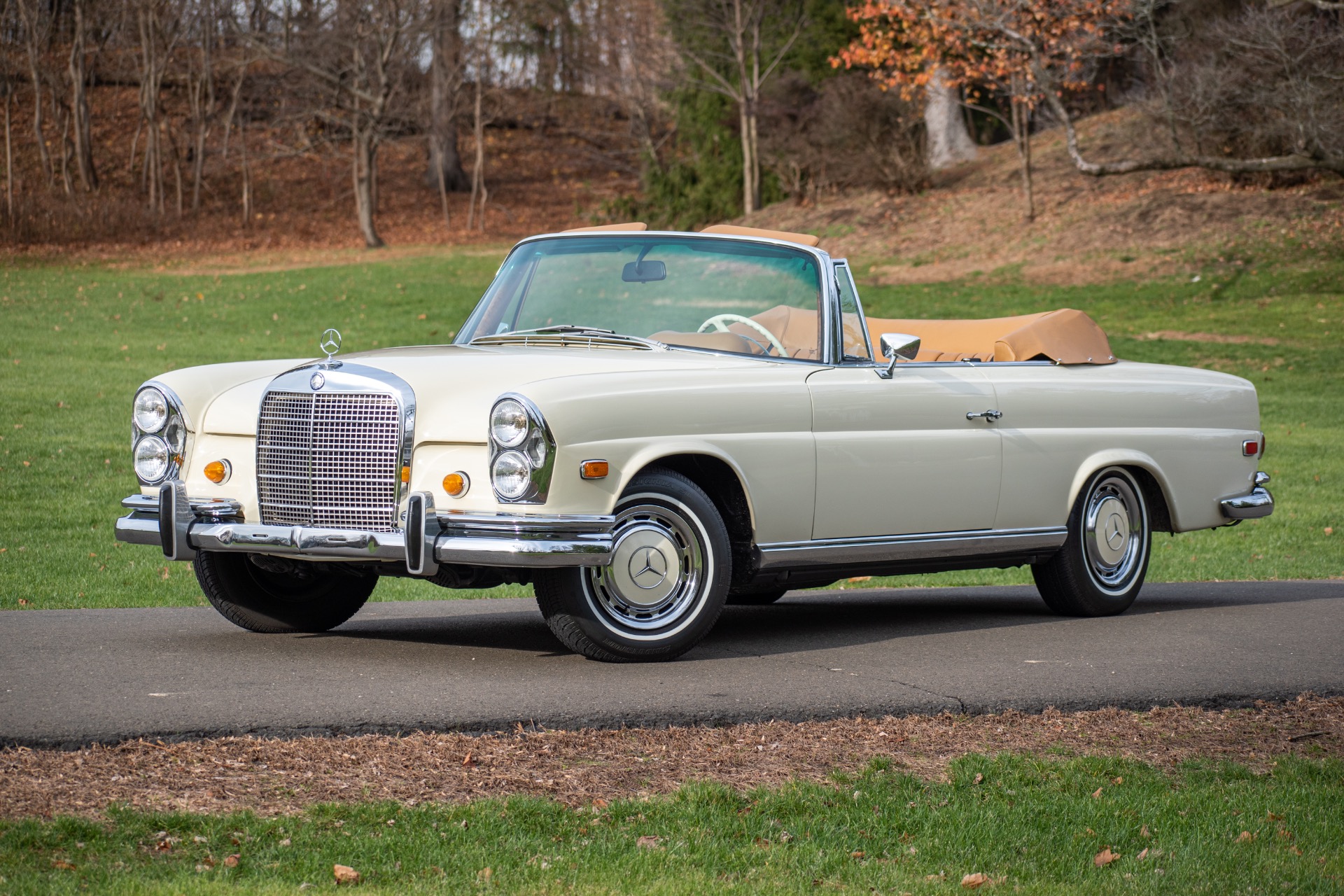 1969 Mercedes-Benz 280SE 